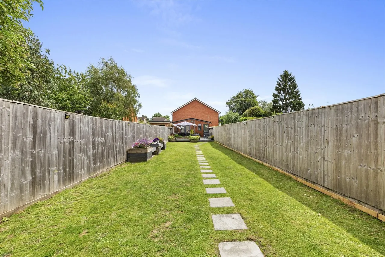 Amersham Road, High Wycombe, HP13, photo 2