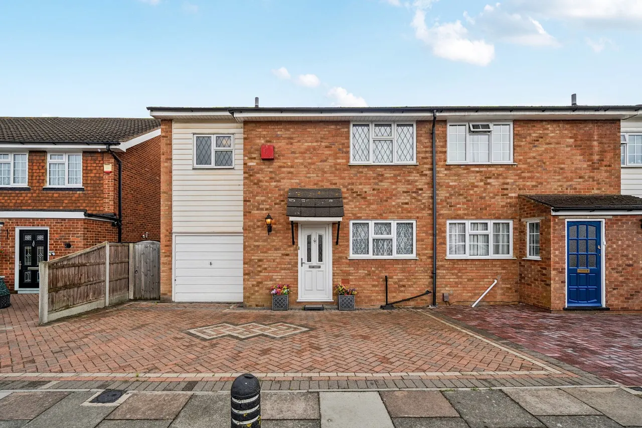 3 bed house for sale — Westerham Drive, DA15