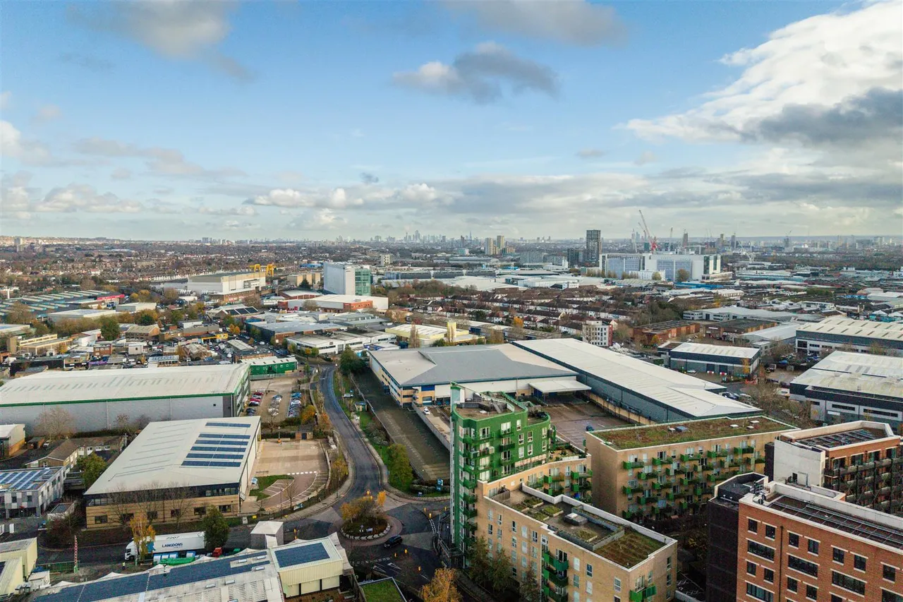 Central Way, London, NW10, photo 12