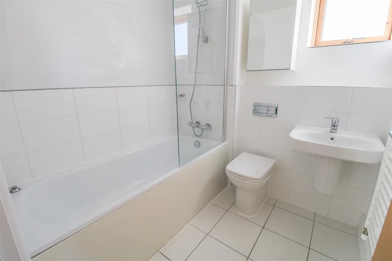 Barnsley Wood Rise, Newhall, CM17, photo 15