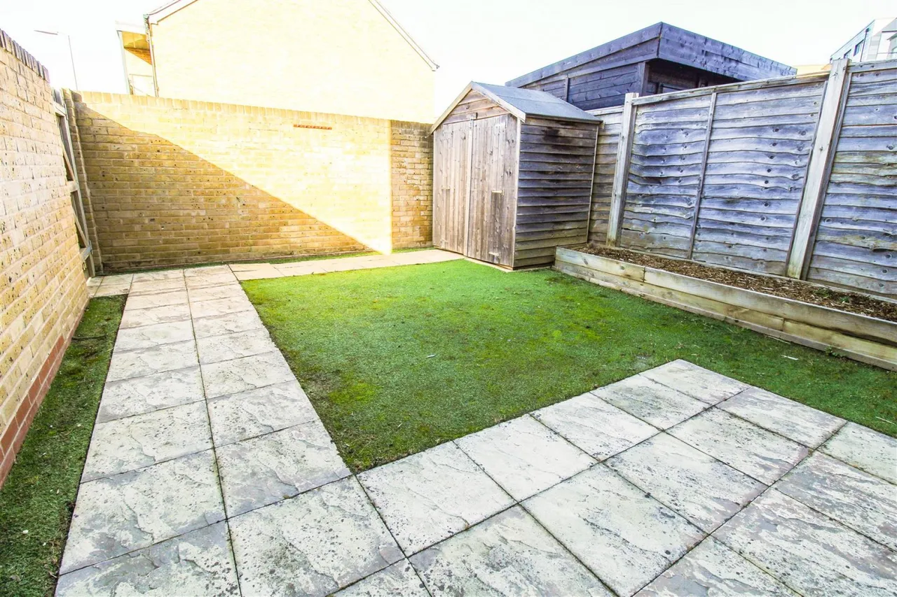 Barnsley Wood Rise, Newhall, CM17, photo 4