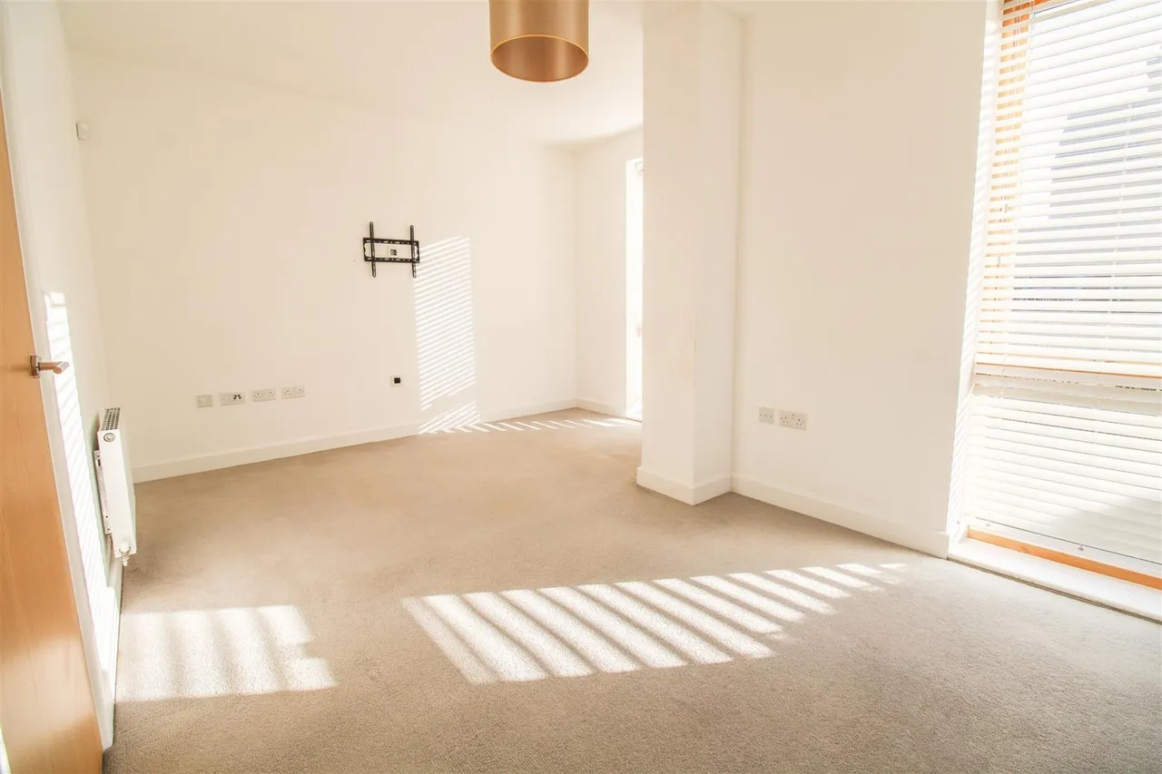 Barnsley Wood Rise, Newhall, CM17, photo 3