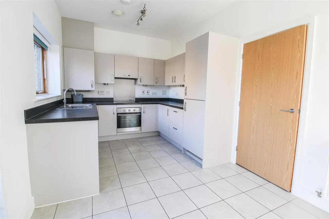 Barnsley Wood Rise, Newhall, CM17, photo 6