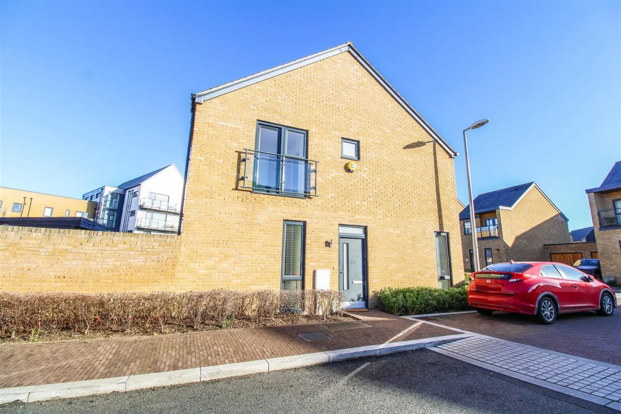 Barnsley Wood Rise, Newhall, CM17, photo 16