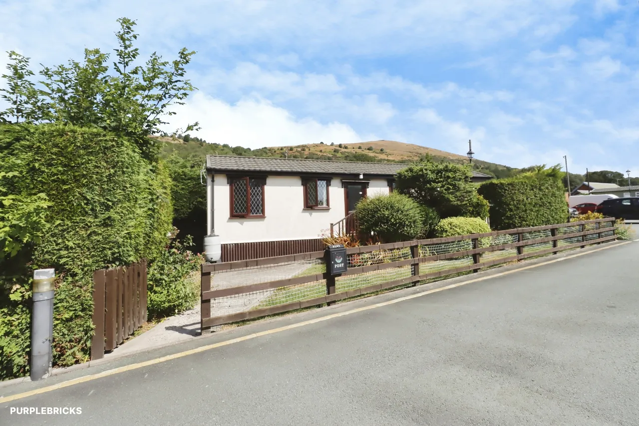 2 bed lodge for sale, Middletown Residential Park, Welshpool, SY21