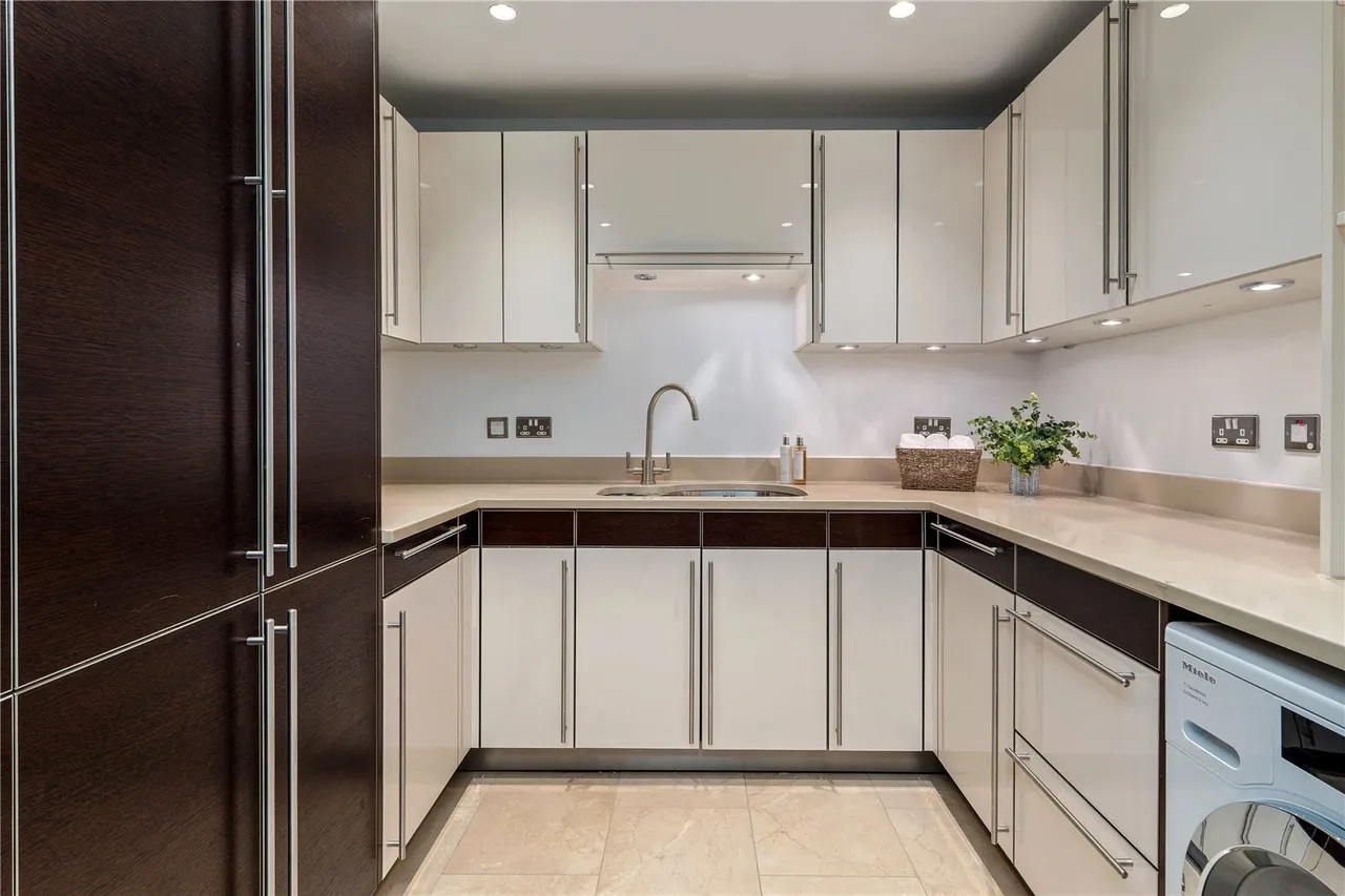 Brook Lane, Alderley Edge, SK9, photo 16
