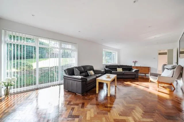 High View Road, Lightwater, GU18, photo 6