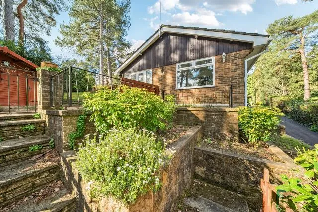 High View Road, Lightwater, GU18, photo 33