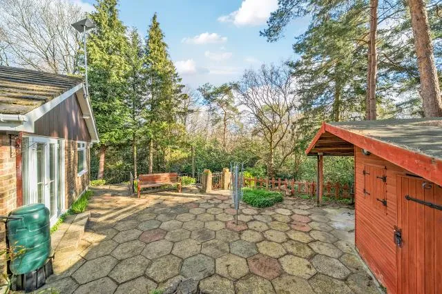 High View Road, Lightwater, GU18, photo 31