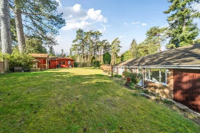 High View Road, Lightwater, GU18, photo 29