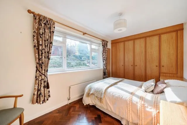 High View Road, Lightwater, GU18, photo 15