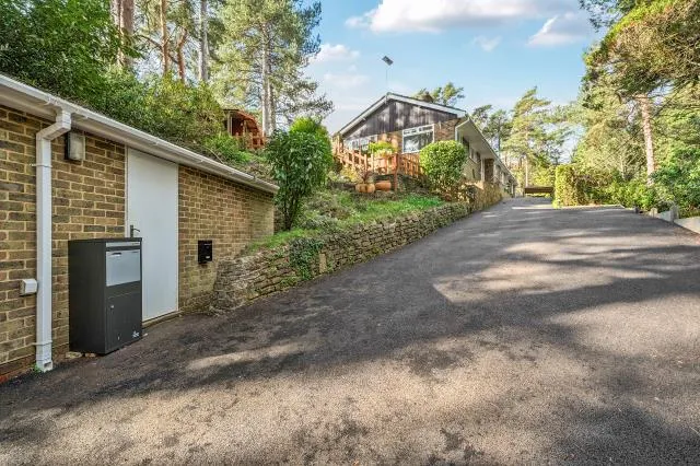 High View Road, Lightwater, GU18, photo 36
