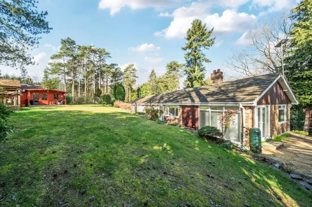 High View Road, Lightwater, GU18, photo 32