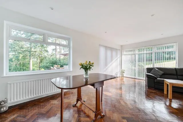 High View Road, Lightwater, GU18, photo 11