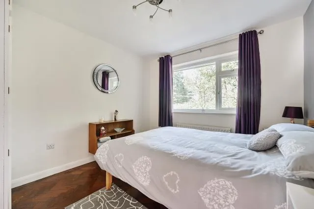 High View Road, Lightwater, GU18, photo 13