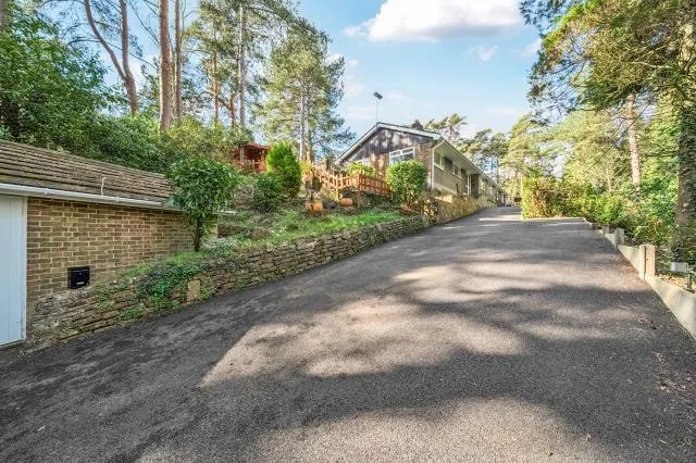 High View Road, Lightwater, GU18, photo 5