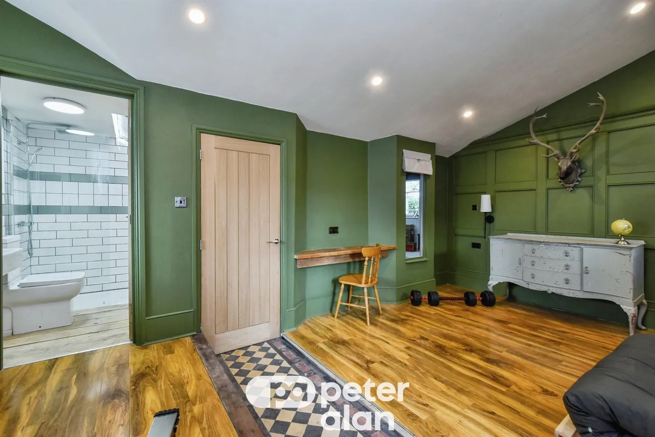 Merthyr Road, Aberdare, CF44, photo 16