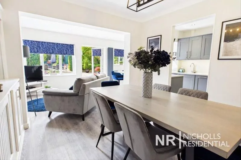 Rhodrons Avenue, Chessington, KT9, photo 6