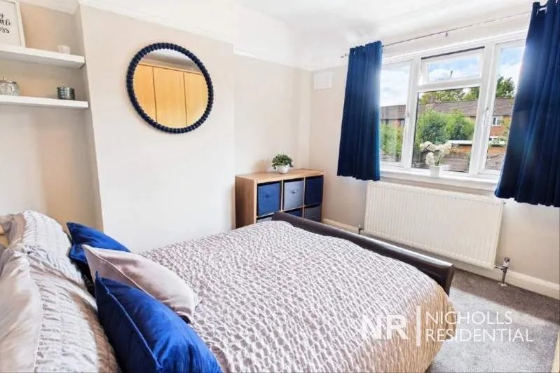 Rhodrons Avenue, Chessington, KT9, photo 14