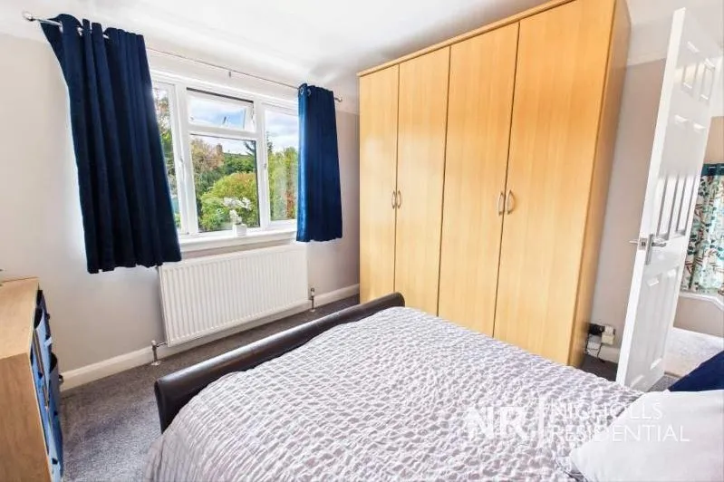 Rhodrons Avenue, Chessington, KT9, photo 17