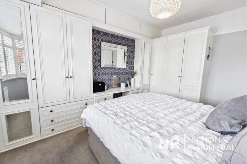 Rhodrons Avenue, Chessington, KT9, photo 16