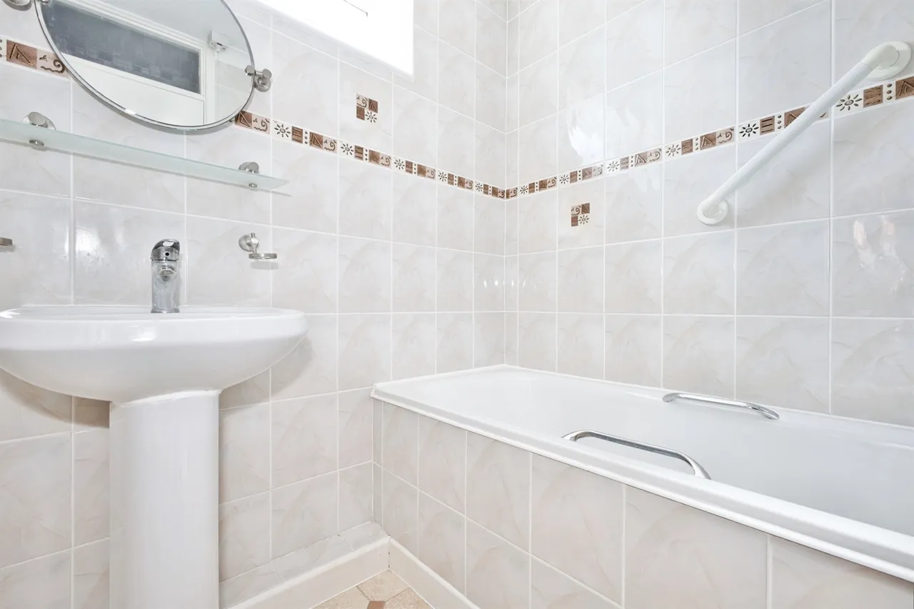 Southway Drive, Yeovil, photo 10