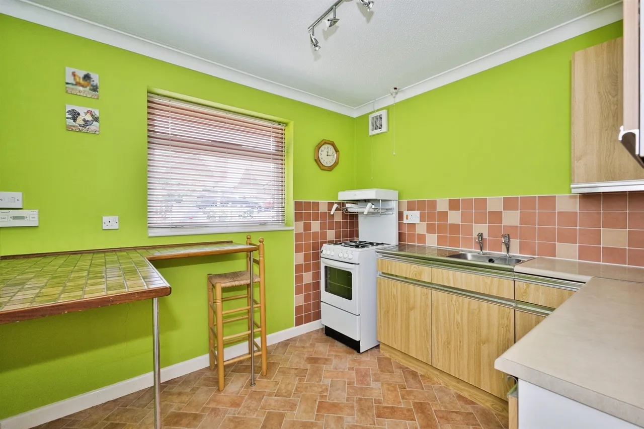 Southway Drive, Yeovil, photo 4