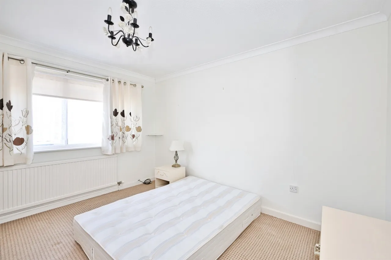 Southway Drive, Yeovil, photo 6