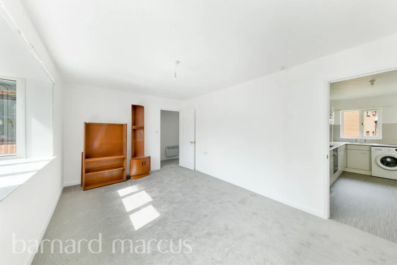South Street, Dorking, RH4, photo 4