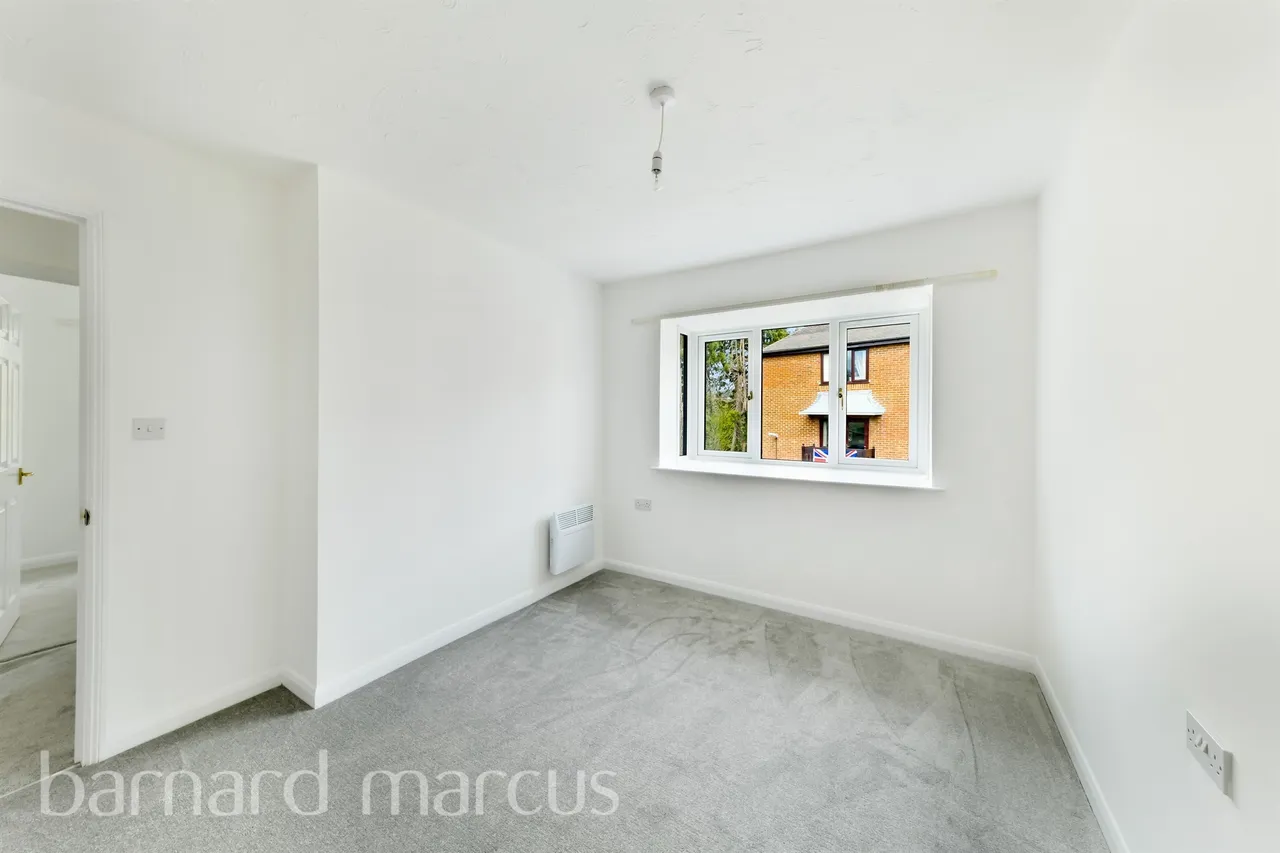 South Street, Dorking, RH4, photo 9