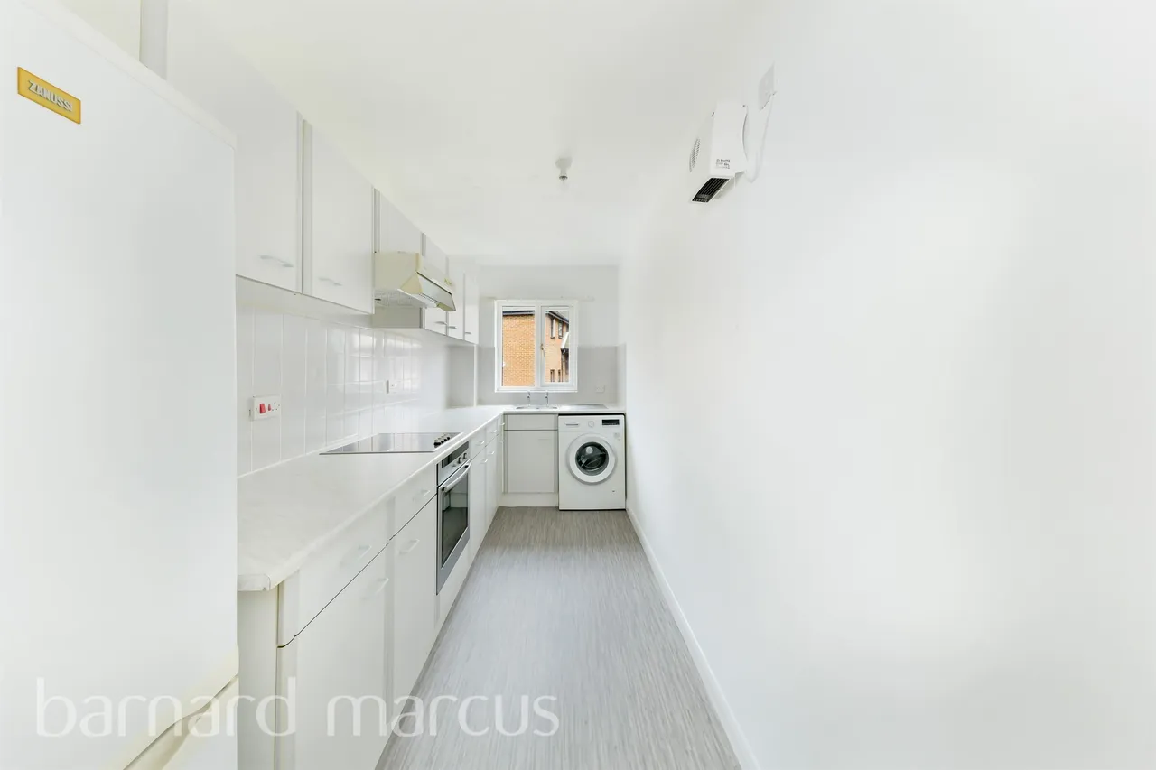South Street, Dorking, RH4, photo 8