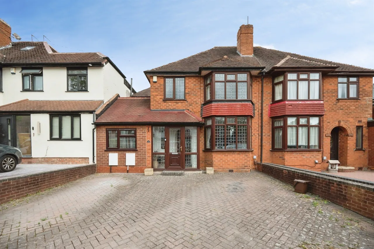 4 bed house for sale — Yateley Avenue, Birmingham