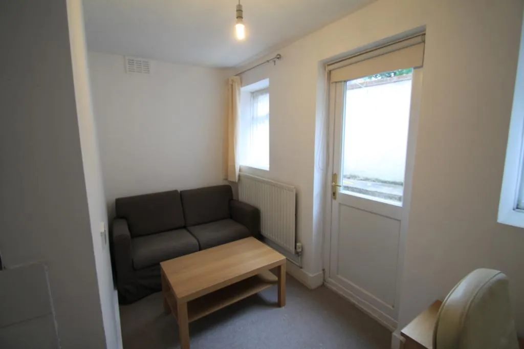 Parkfield Road, London, SE14, photo 2