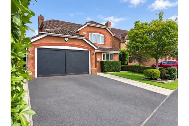 4 bed house for sale, Royton Drive, Whittle-Le-Woods, PR6