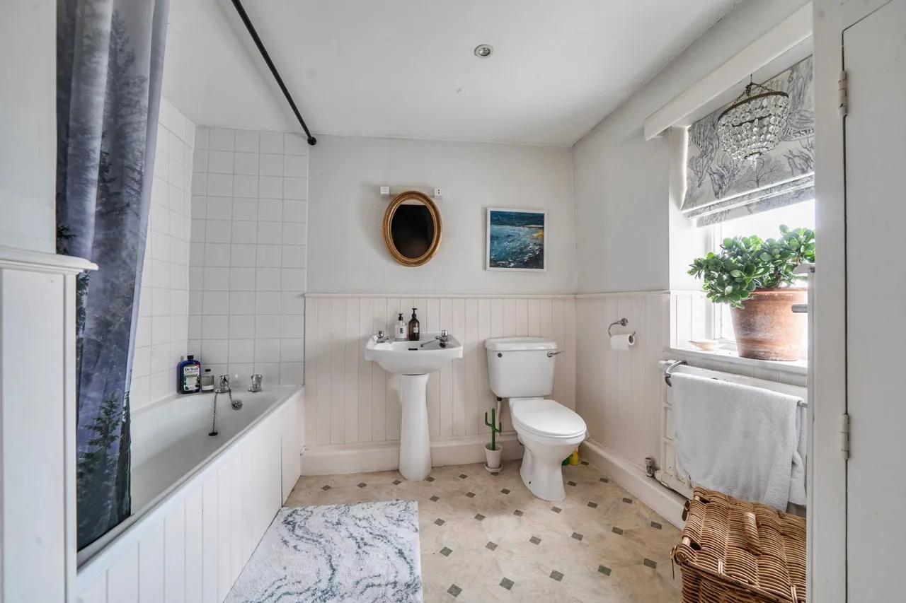 Quay Hill, Lymington, SO41, photo 18