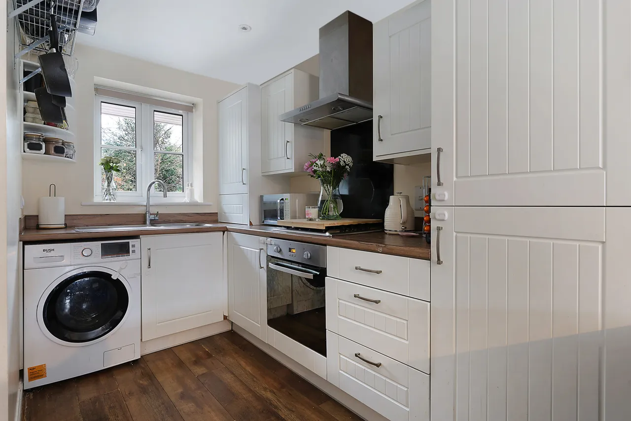 Burgess Road, Horley, RH6, photo 5