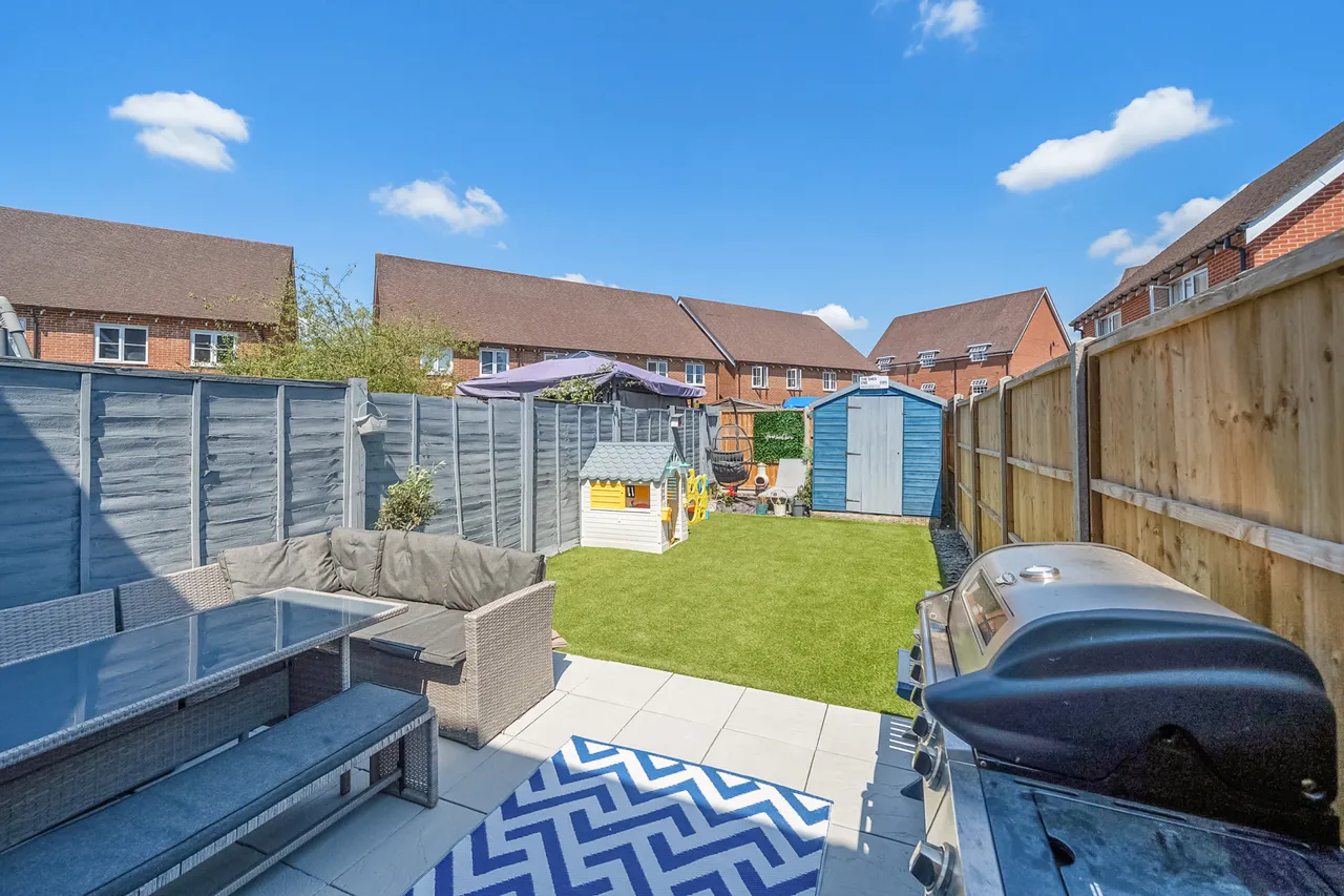 Burgess Road, Horley, RH6, photo 8