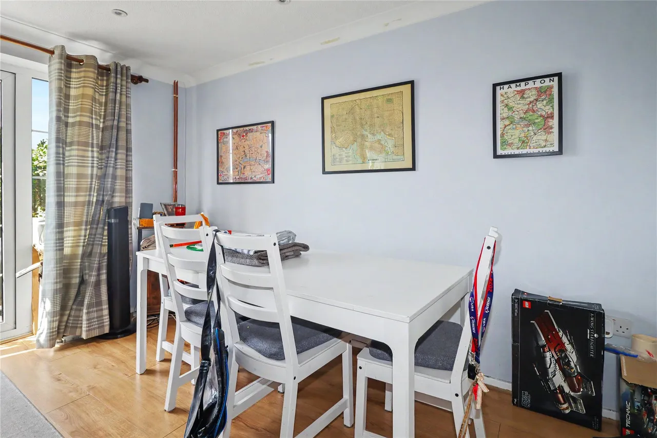 Loop Road, Woking, GU22, photo 8