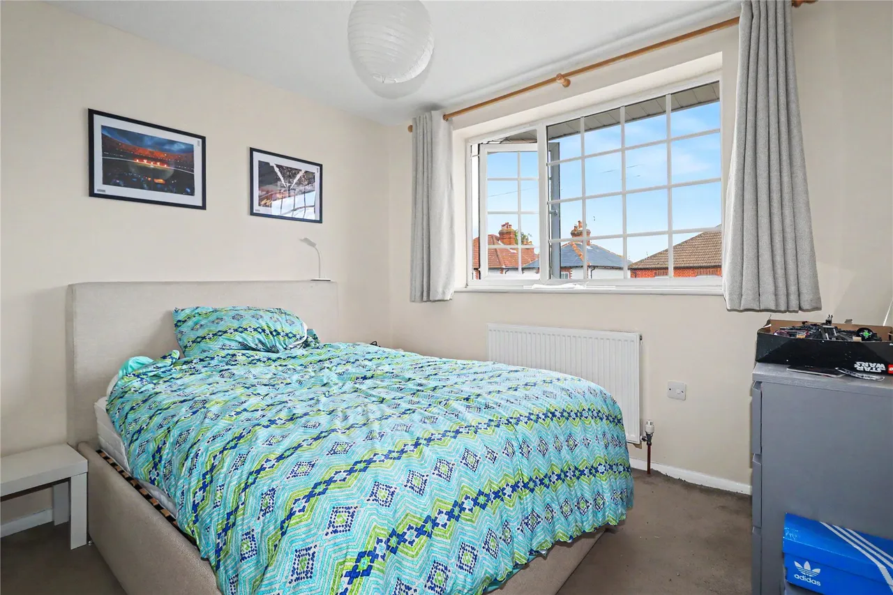 Loop Road, Woking, GU22, photo 6