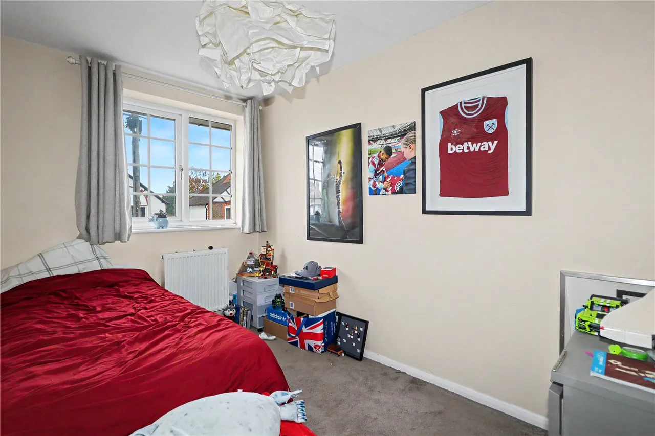 Loop Road, Woking, GU22, photo 7