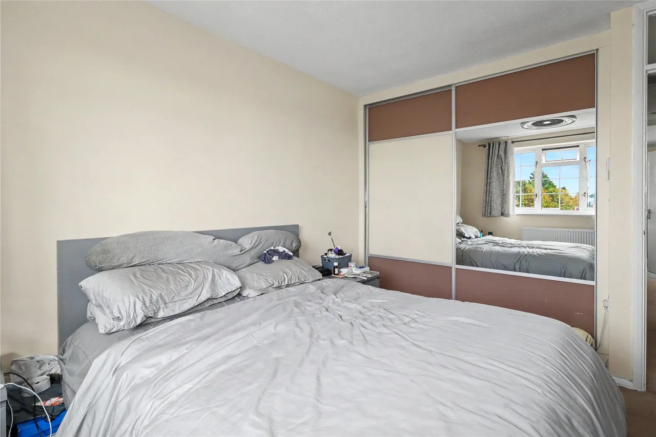 Loop Road, Woking, GU22, photo 12
