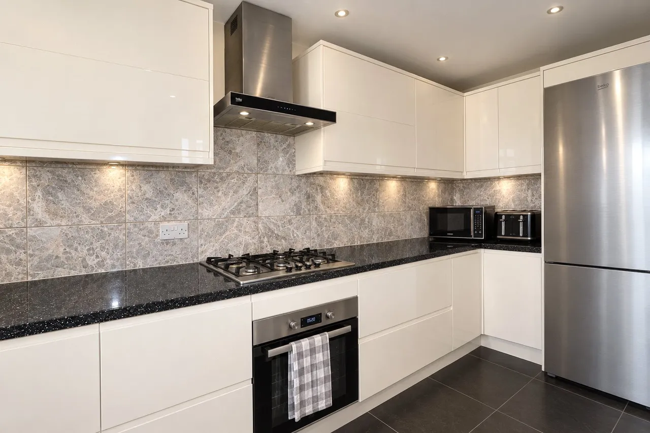Loop Road, Woking, GU22, photo 4