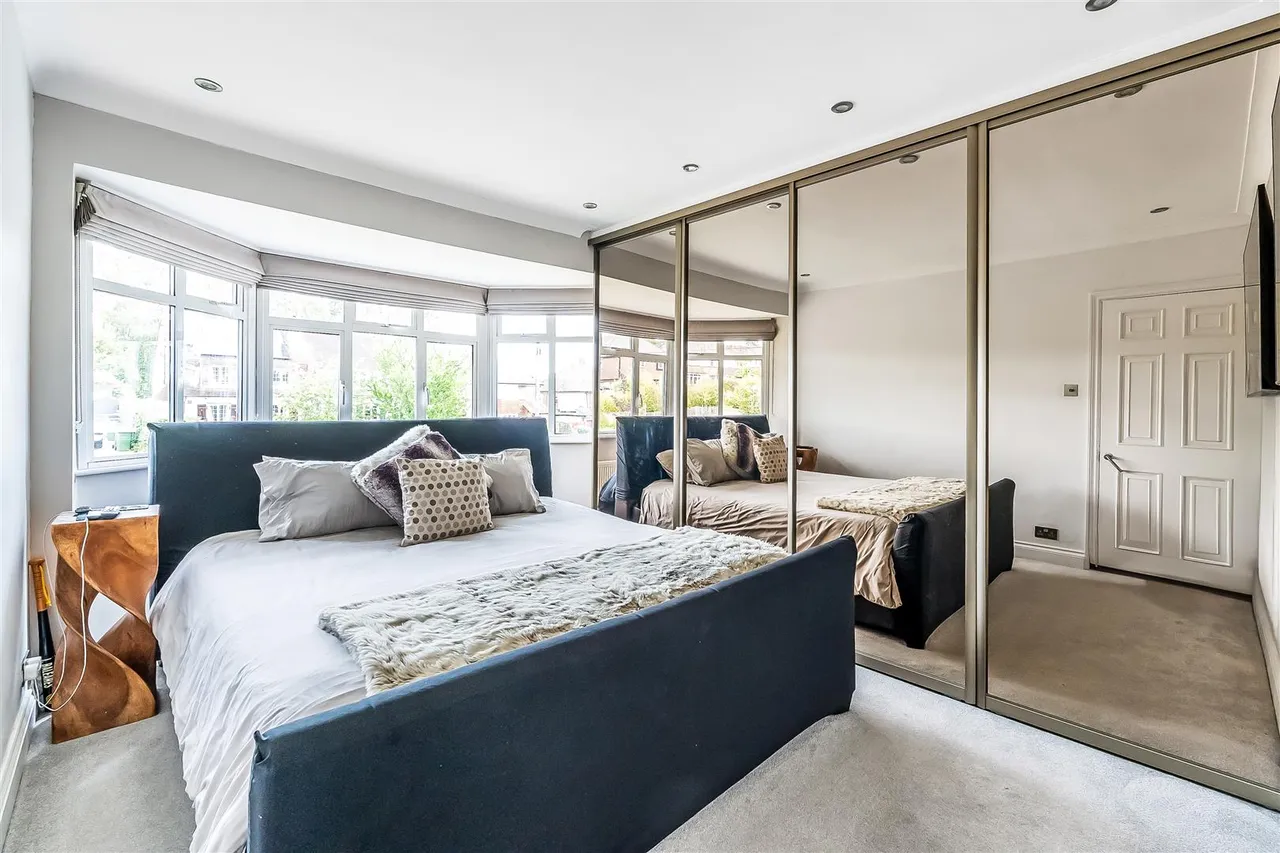 Monks Green, Fetcham, KT22, photo 11