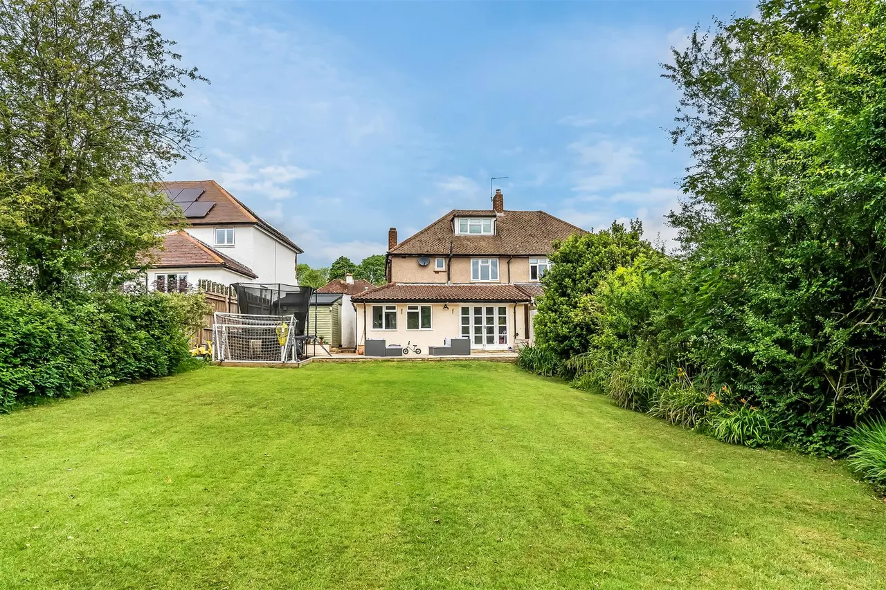 Monks Green, Fetcham, KT22, photo 16