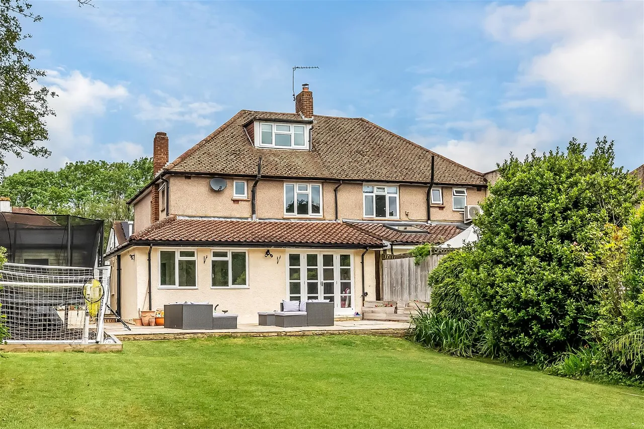 Monks Green, Fetcham, KT22, photo 14