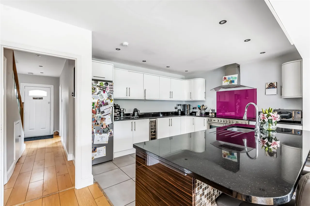Monks Green, Fetcham, KT22, photo 8