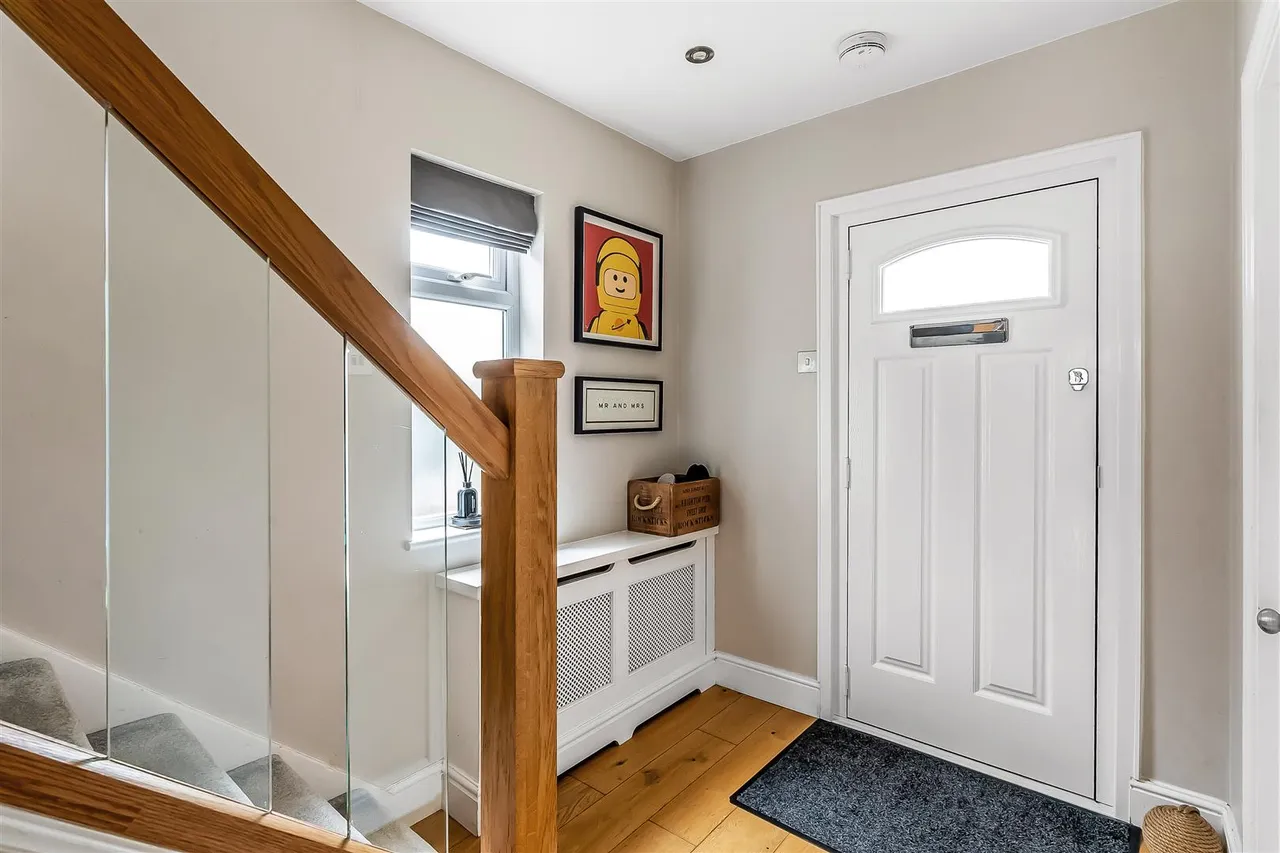 Monks Green, Fetcham, KT22, photo 10