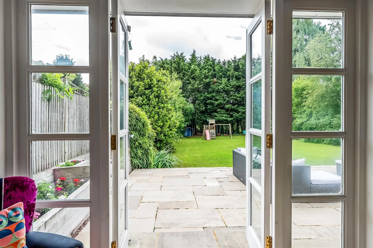 Monks Green, Fetcham, KT22, photo 7