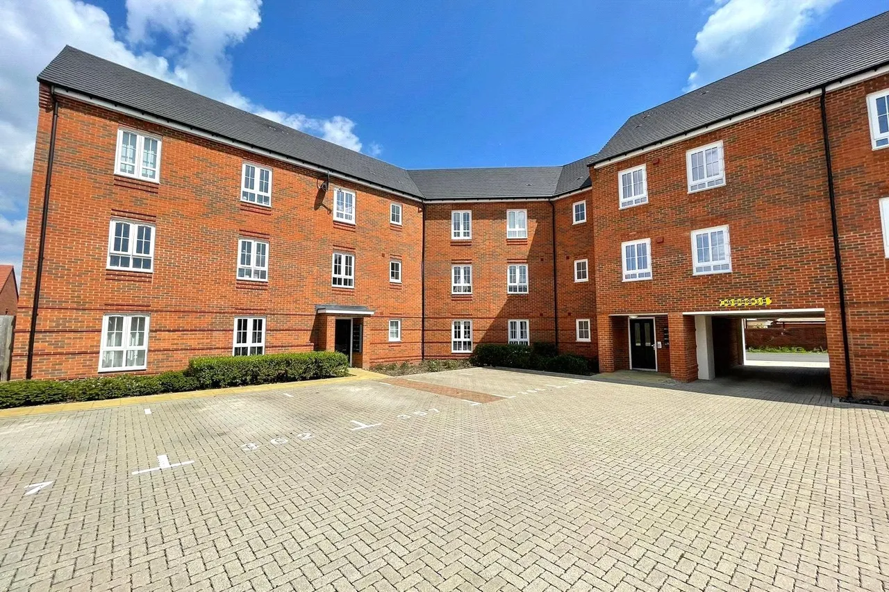 1 bed flat for sale — Dempsey Road, Wellesley, Aldershot, Hampshire, GU11 4DP