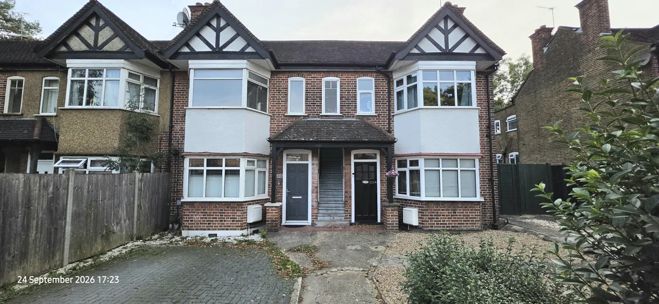 2 bed flat to rent, Christchurch Avenue, Harrow, HA3